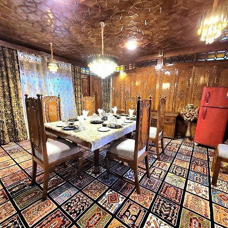 Aziz Palace Group Of Houseboats Srīnagar Exteriér fotografie