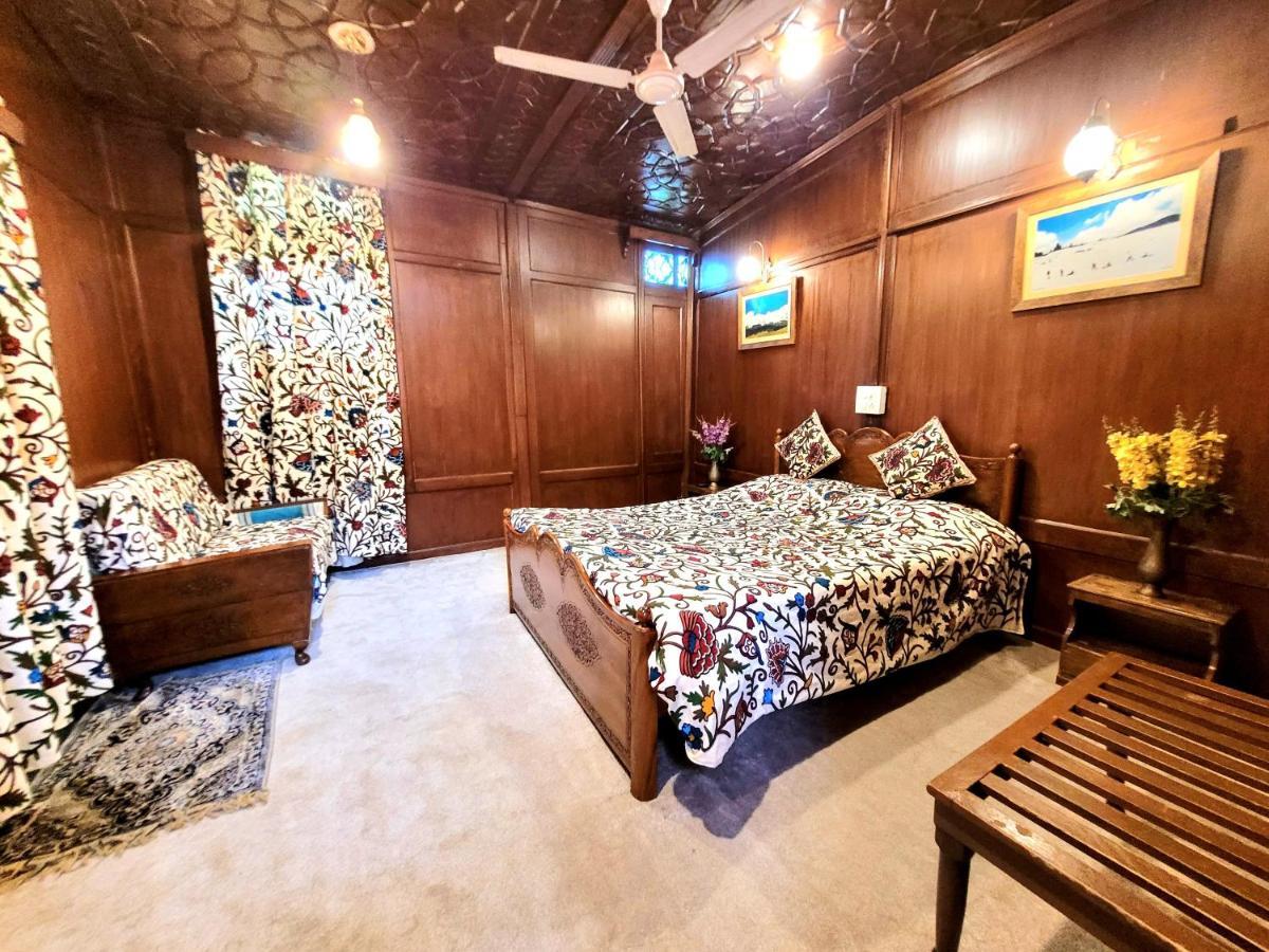 Aziz Palace Group Of Houseboats Srīnagar Exteriér fotografie