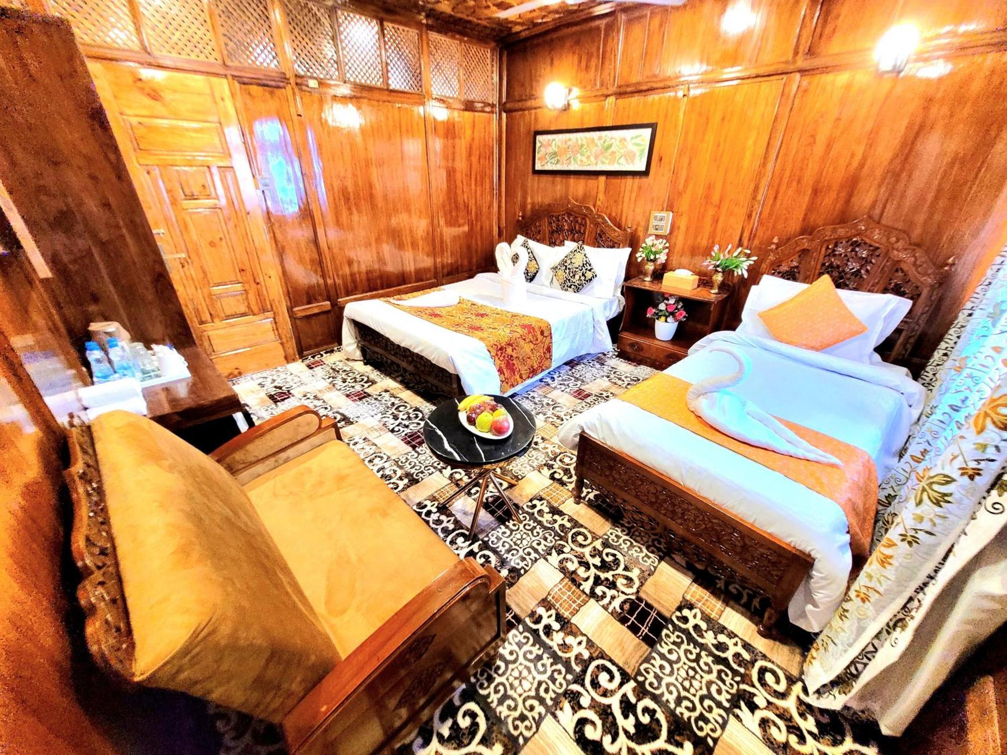 Aziz Palace Group Of Houseboats Srīnagar Exteriér fotografie