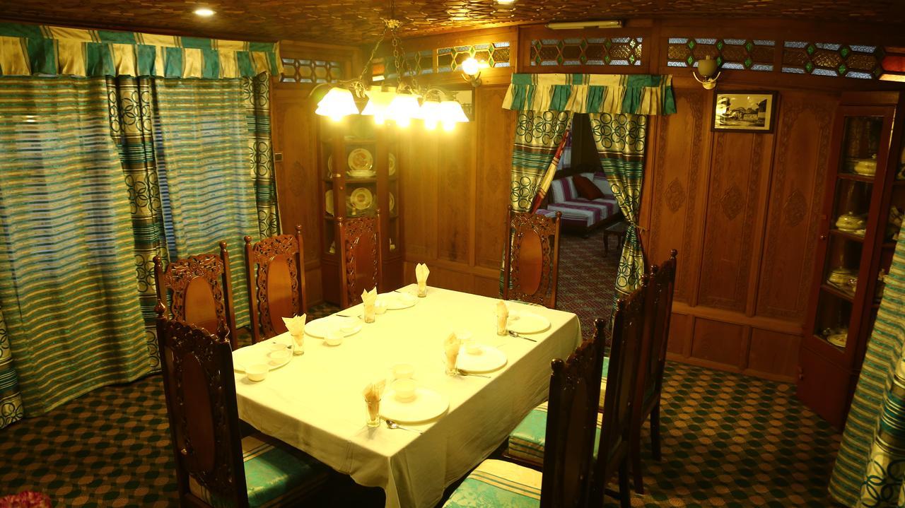 Aziz Palace Group Of Houseboats Srīnagar Exteriér fotografie