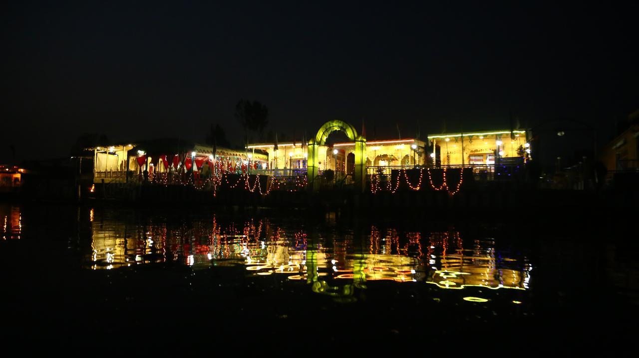 Aziz Palace Group Of Houseboats Srīnagar Exteriér fotografie